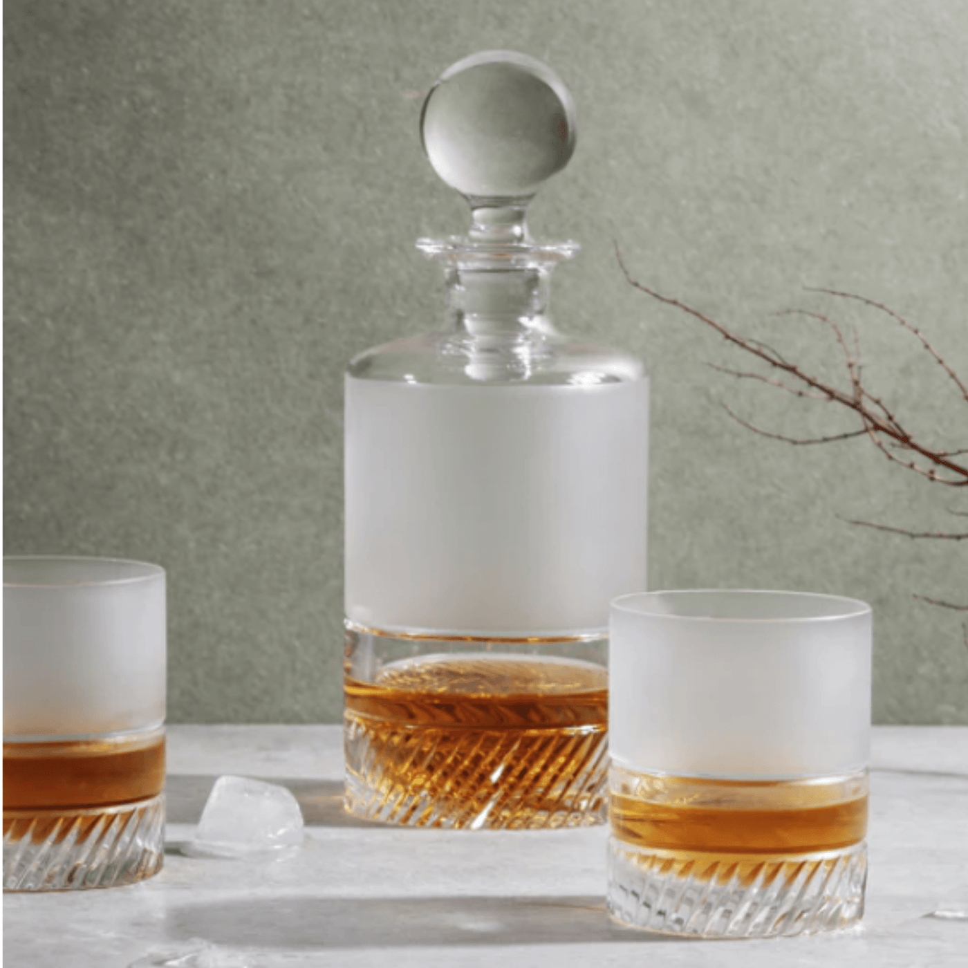 Criostal na Rinne Whiskey Decanter and Tumblers Whiskey Decanter and Tumblers